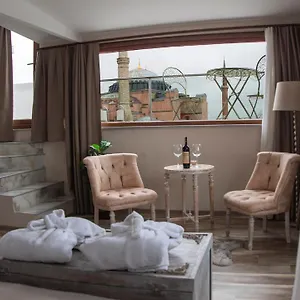 2* Hotel Fuego Design